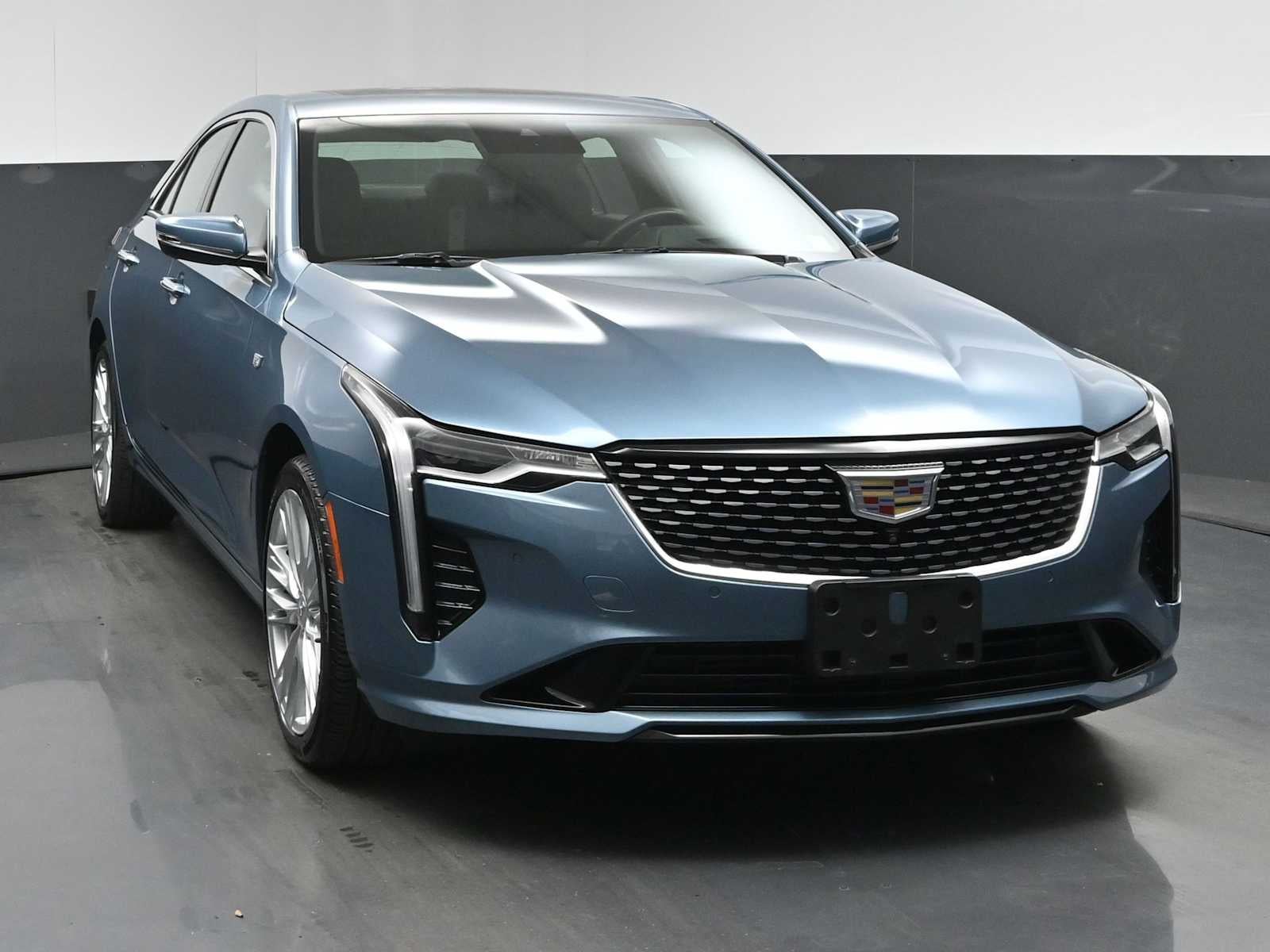 2023 Cadillac CT4