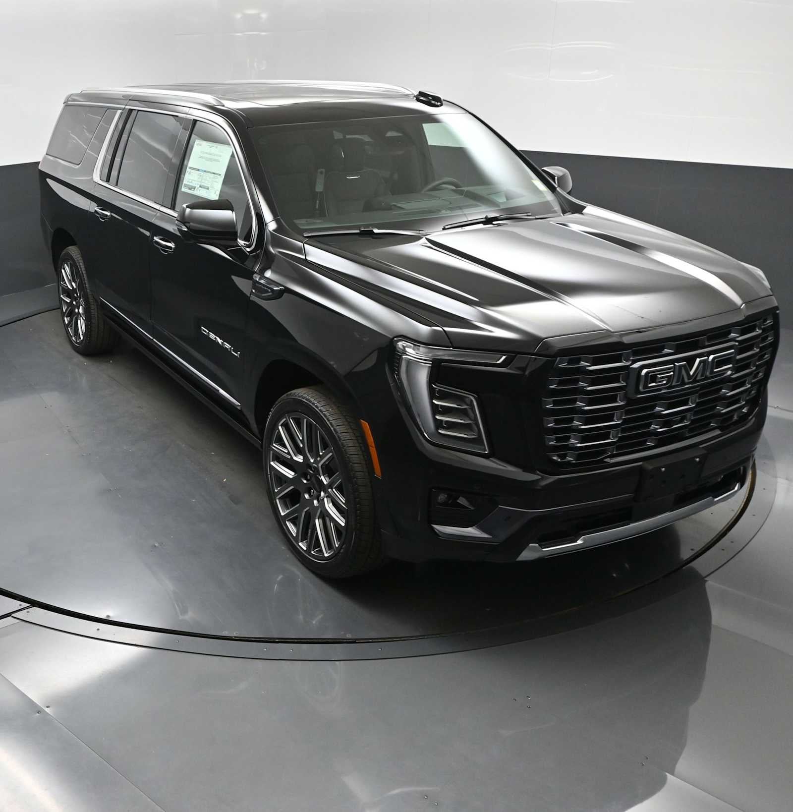 2026 GMC Yukon XL Denali Ultimate - Photo 10