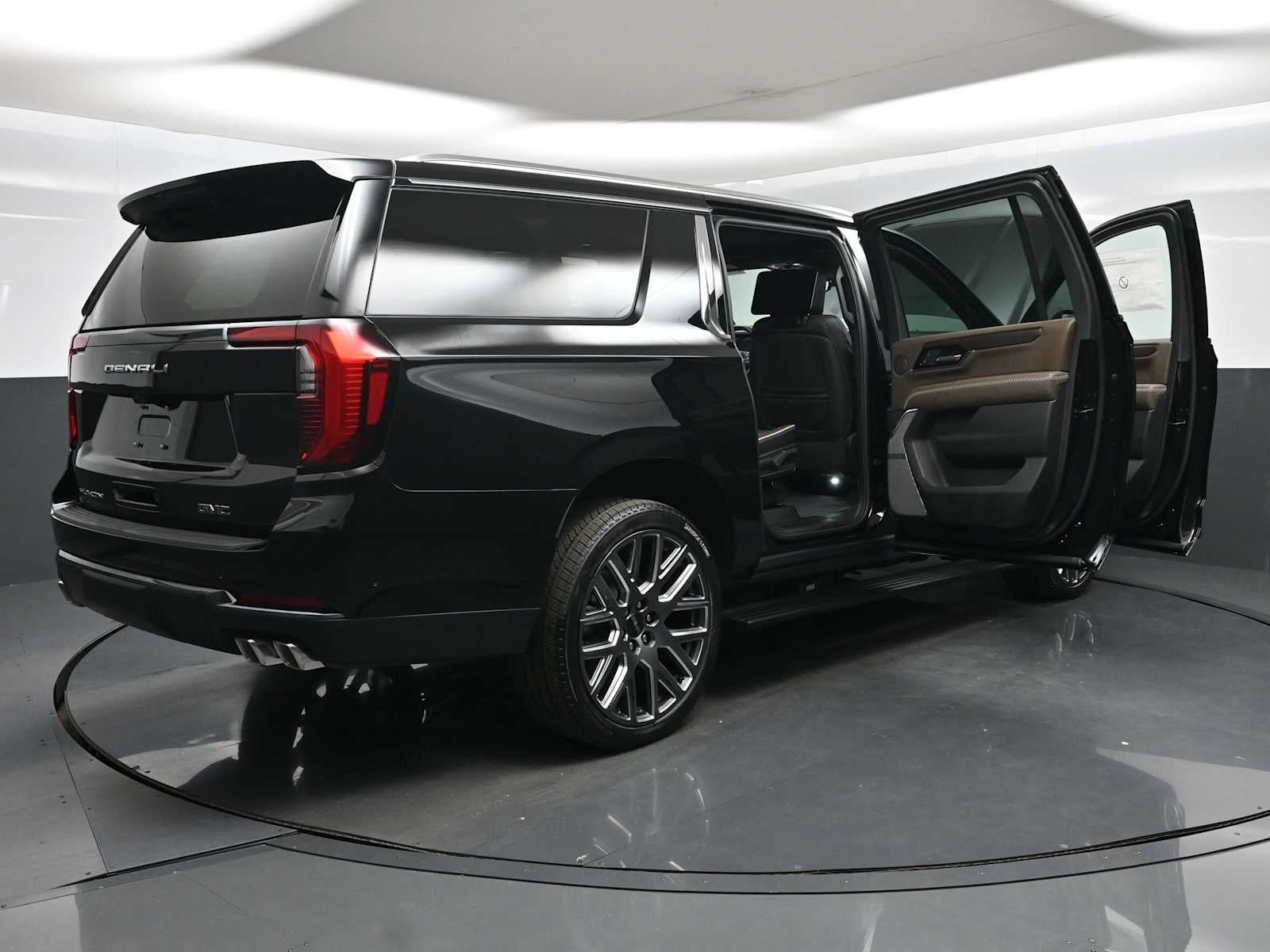2026 GMC Yukon XL Denali Ultimate - Photo 13