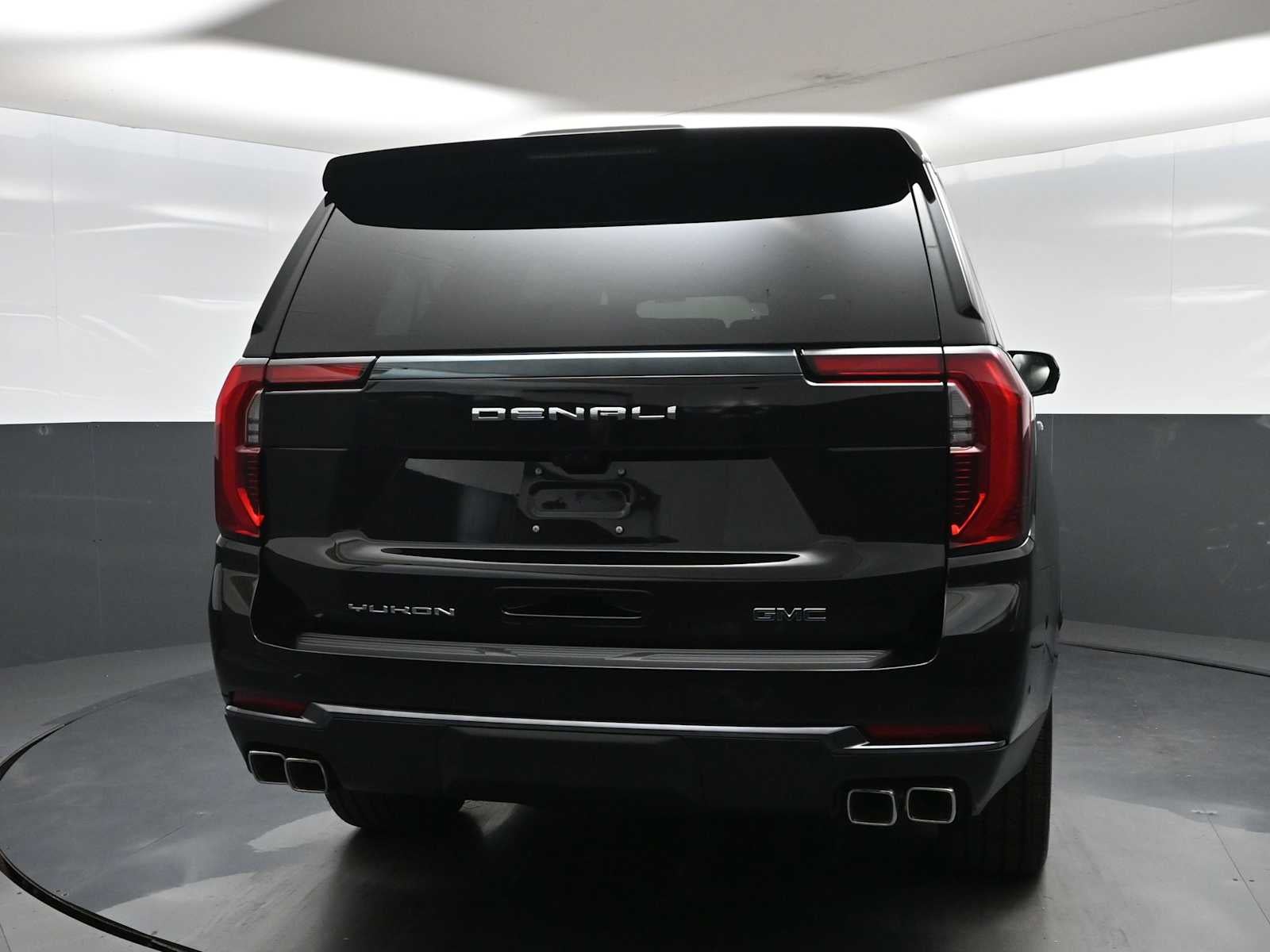 2026 GMC Yukon XL Denali Ultimate - Photo 2