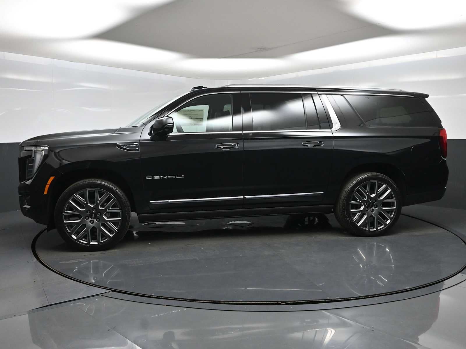 2026 GMC Yukon XL Denali Ultimate - Photo 3