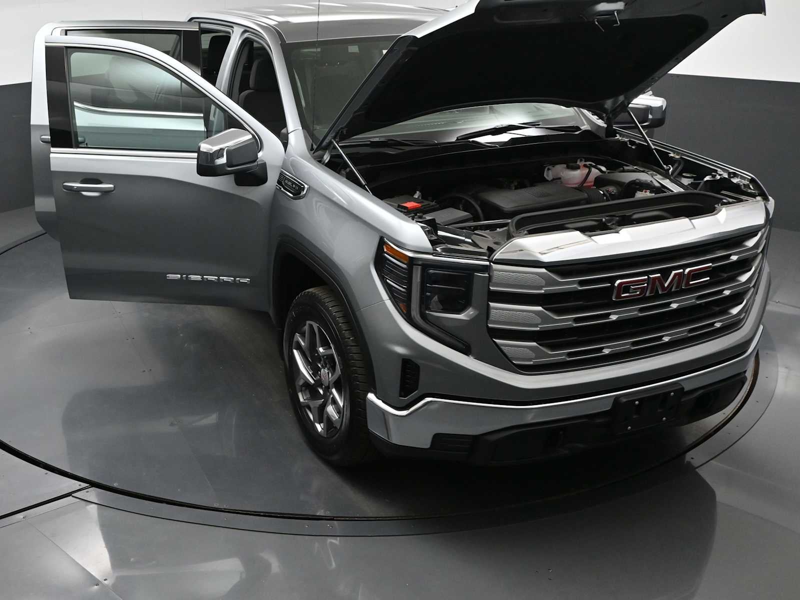 2026 GMC Sierra 1500 SLE - Photo 11