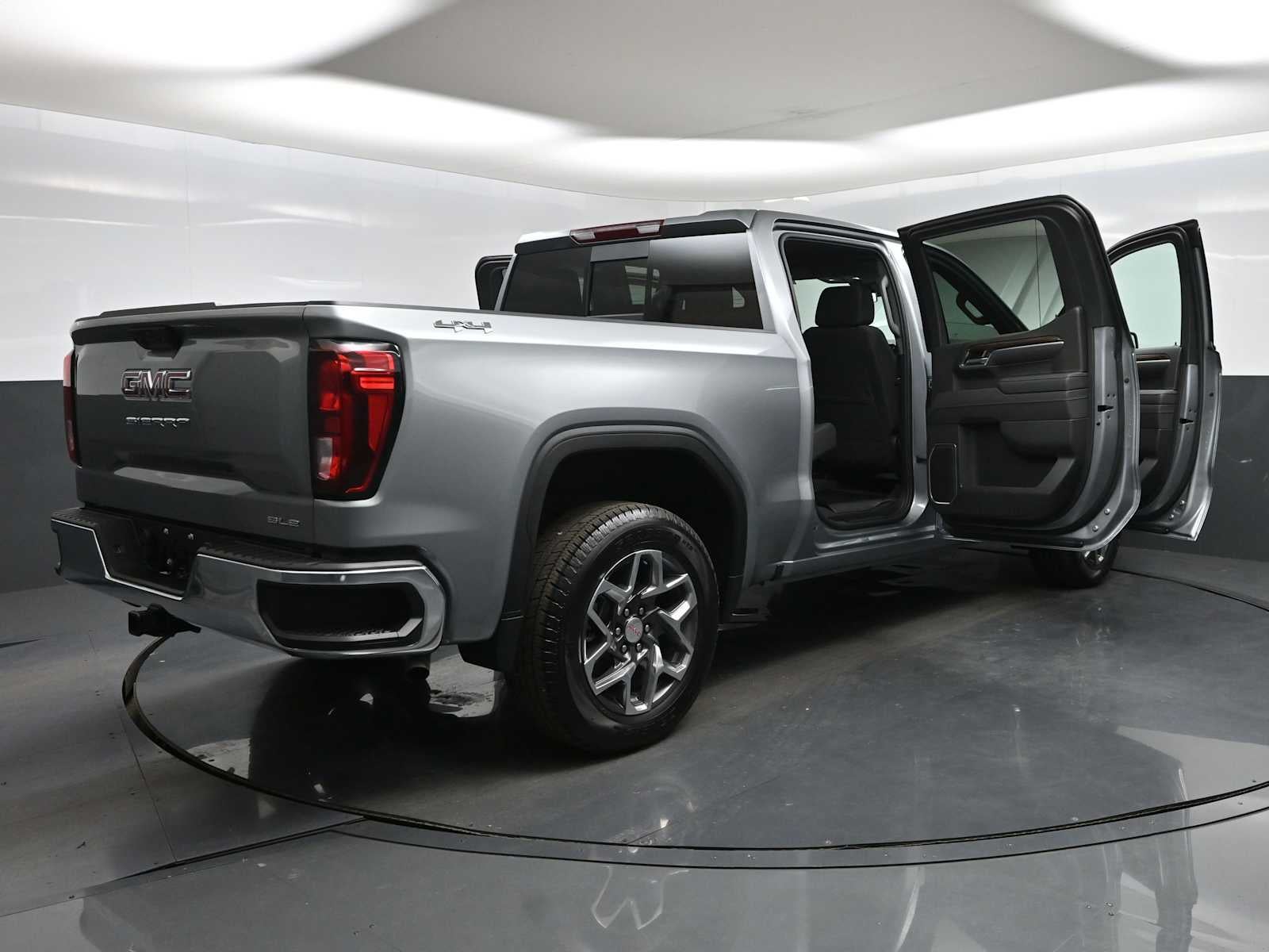 2026 GMC Sierra 1500 SLE - Photo 13