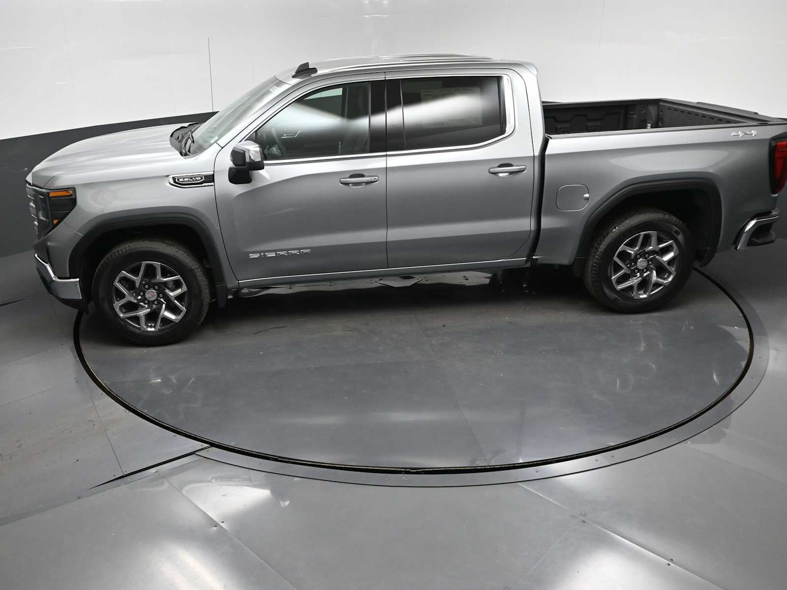 2026 GMC Sierra 1500 SLE - Photo 8