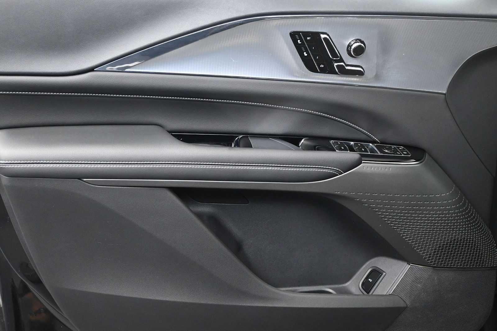 2024 Cadillac LYRIQ Tech