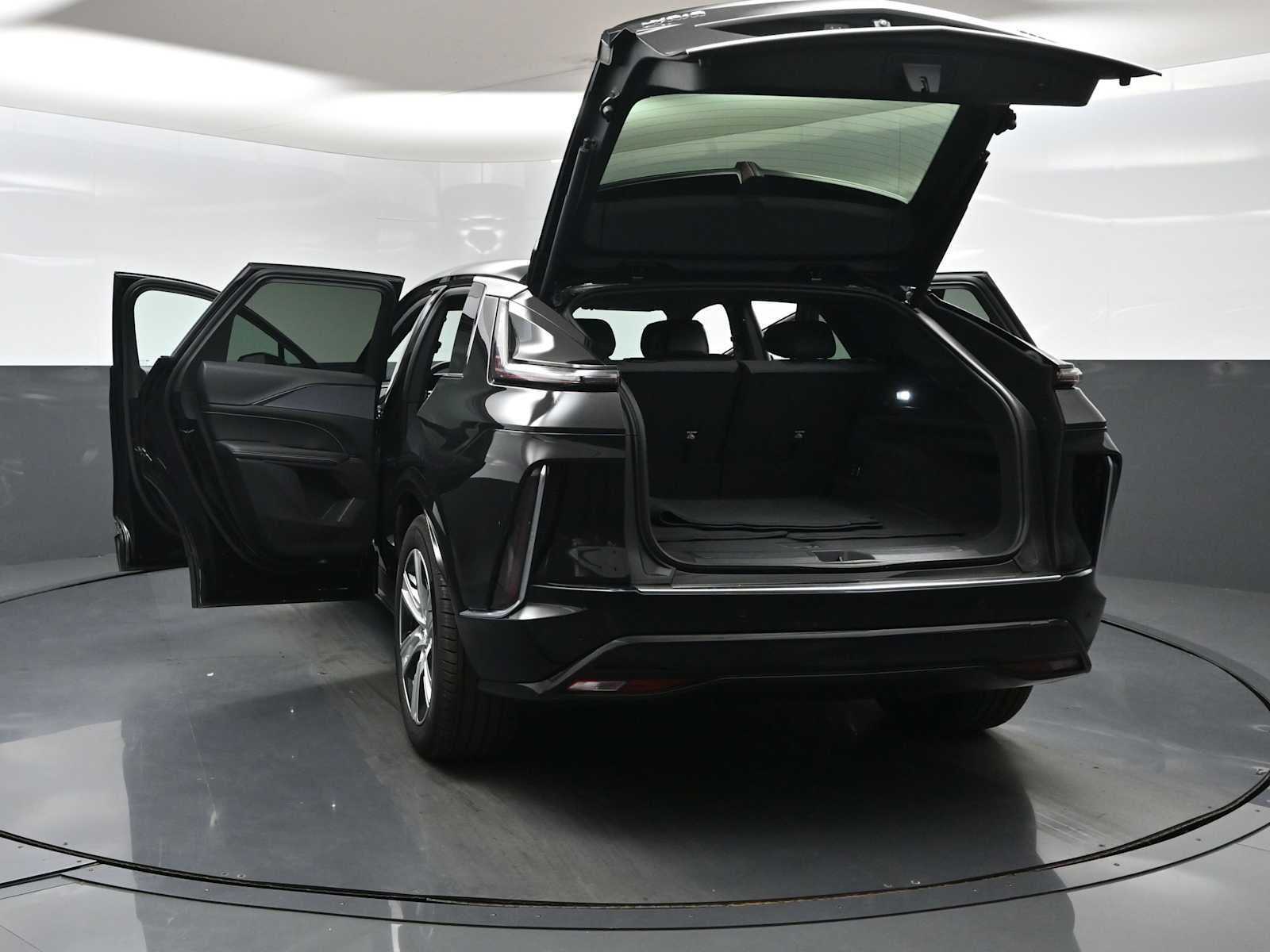2024 Cadillac LYRIQ Tech