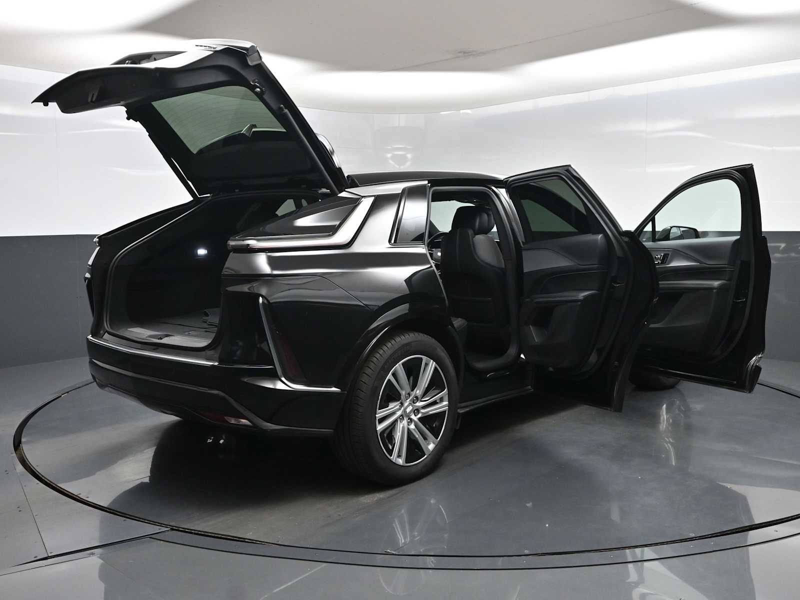 2024 Cadillac LYRIQ Tech