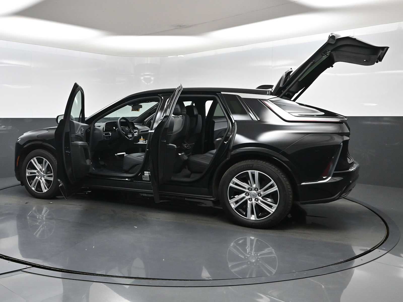 2024 Cadillac LYRIQ Tech