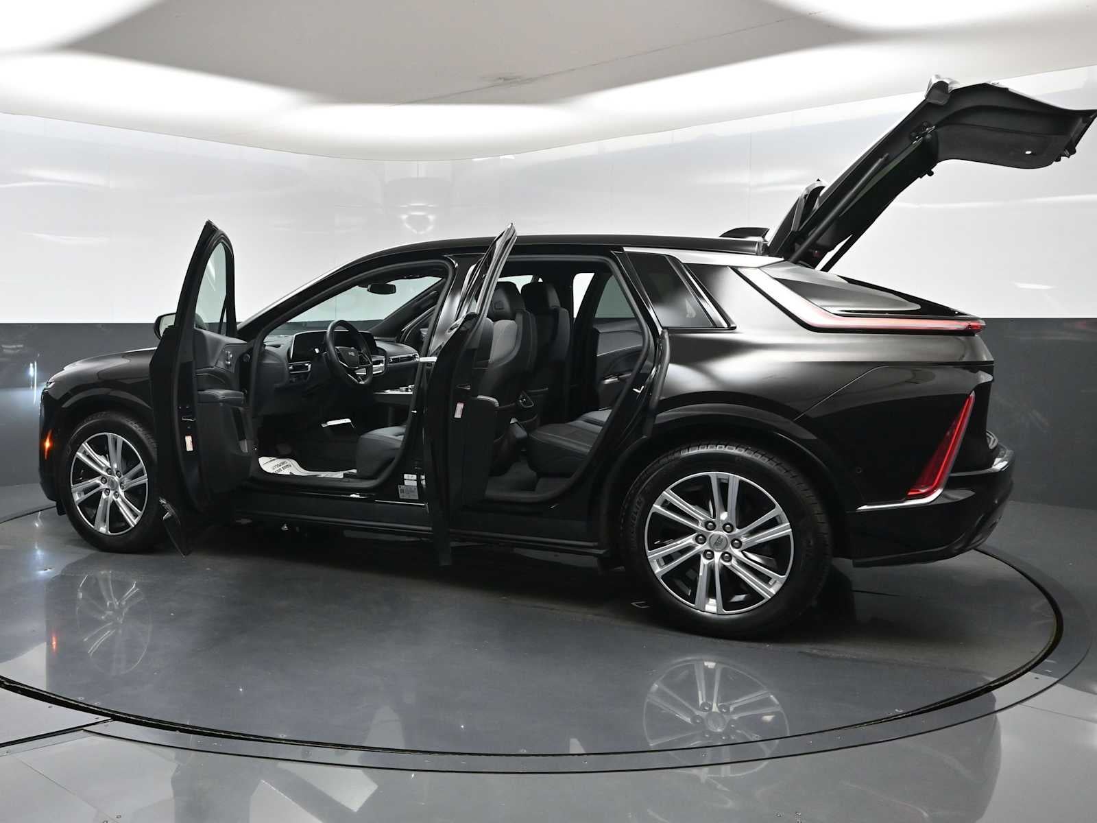 2024 Cadillac LYRIQ Tech