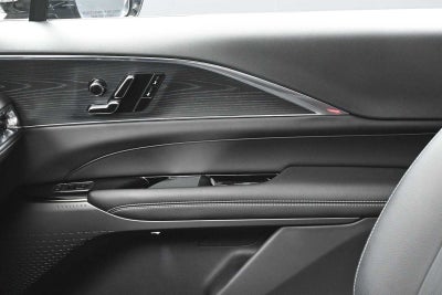 2024 Cadillac LYRIQ Luxury 1