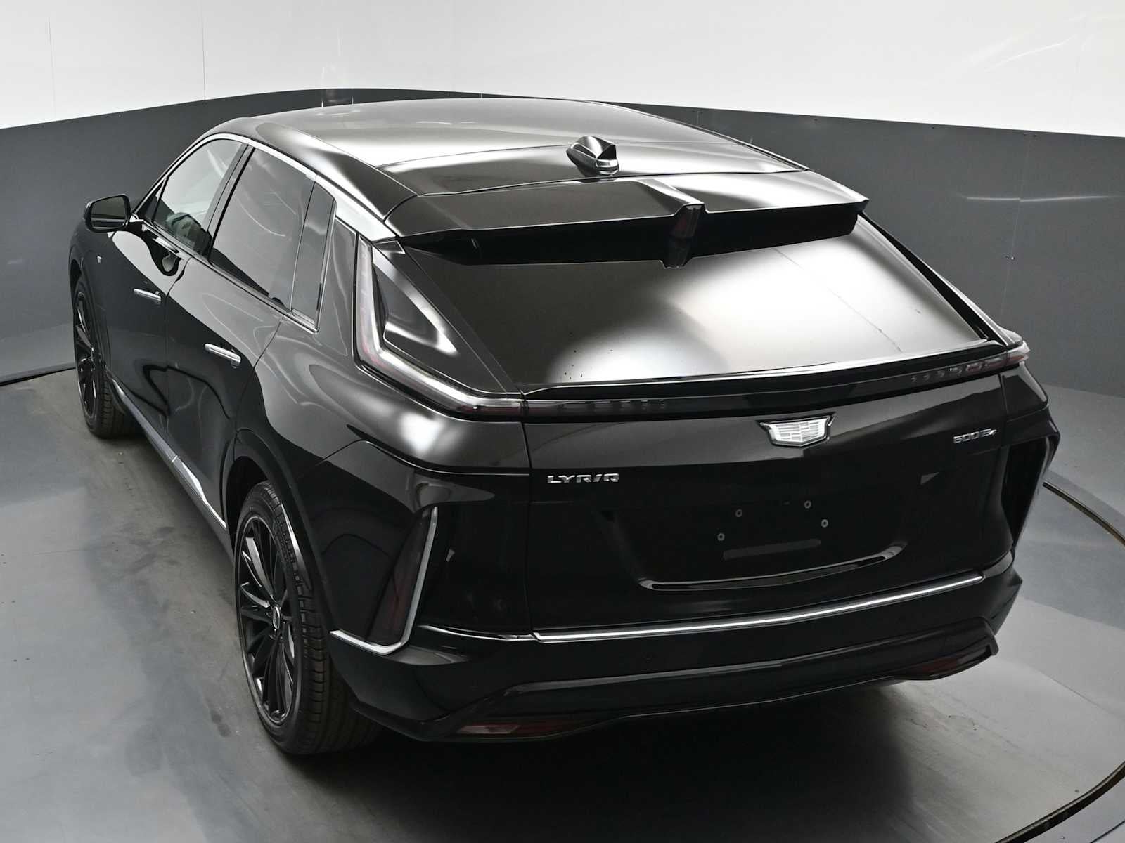 2024 Cadillac LYRIQ Luxury 1
