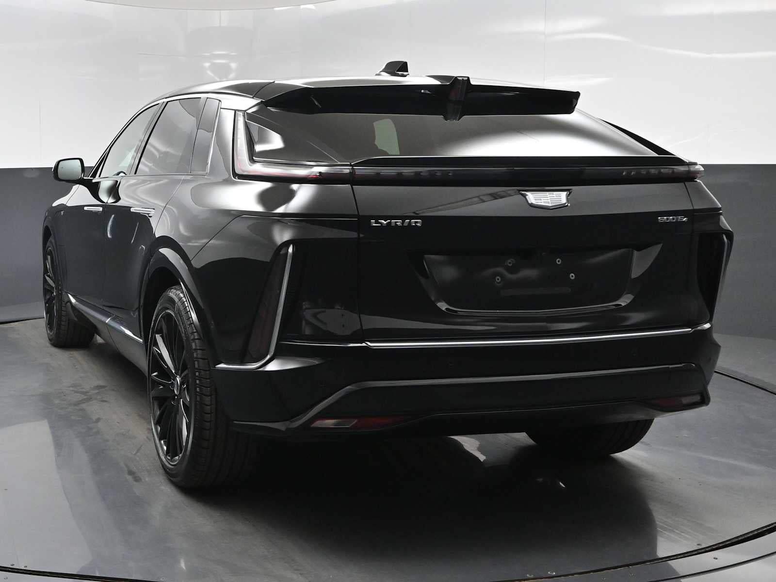 2024 Cadillac LYRIQ Luxury 1