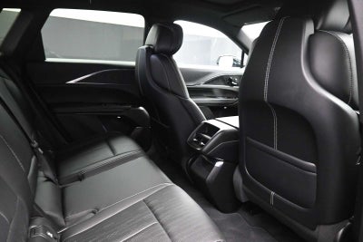 2024 Cadillac LYRIQ Luxury 1