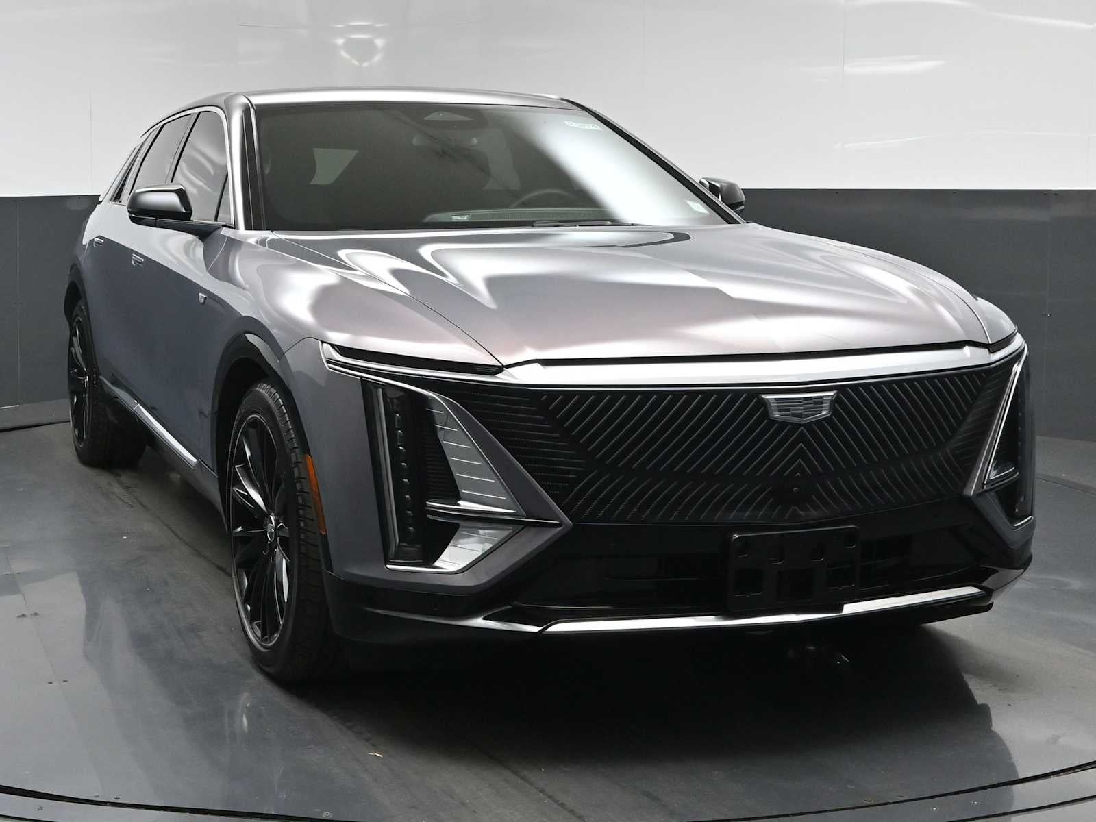 2024 Cadillac LYRIQ Luxury 1