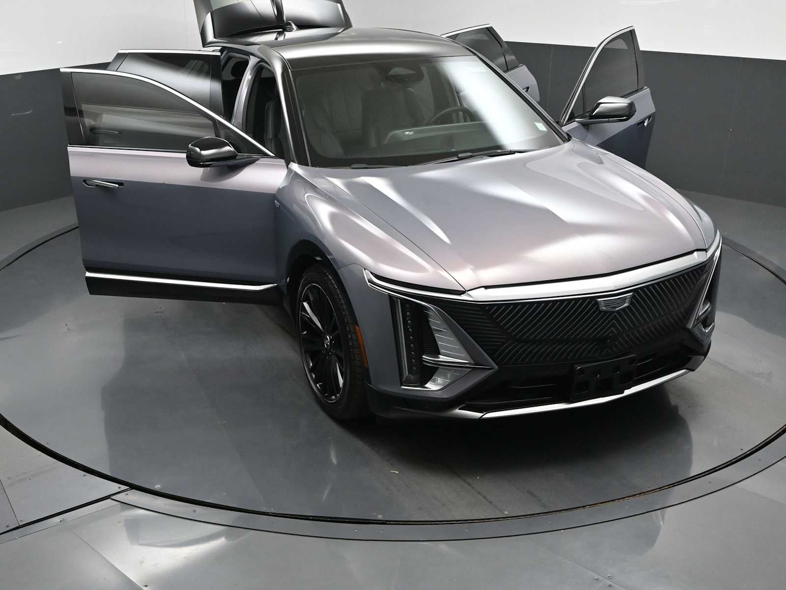 2024 Cadillac LYRIQ Luxury 1