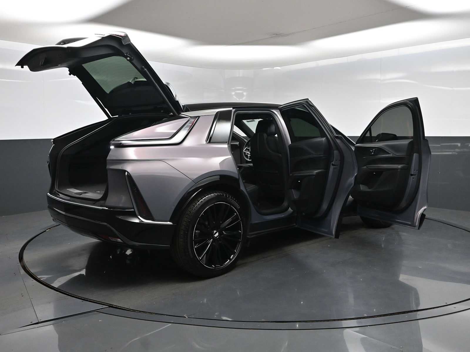 2024 Cadillac LYRIQ Luxury 1