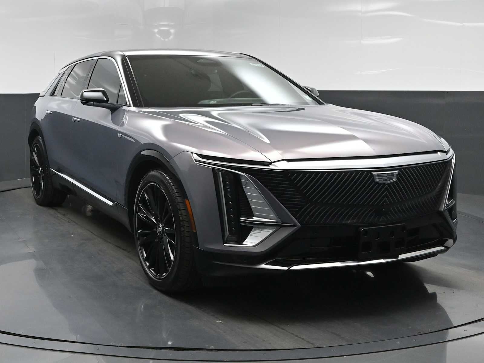 2024 Cadillac LYRIQ Luxury 1