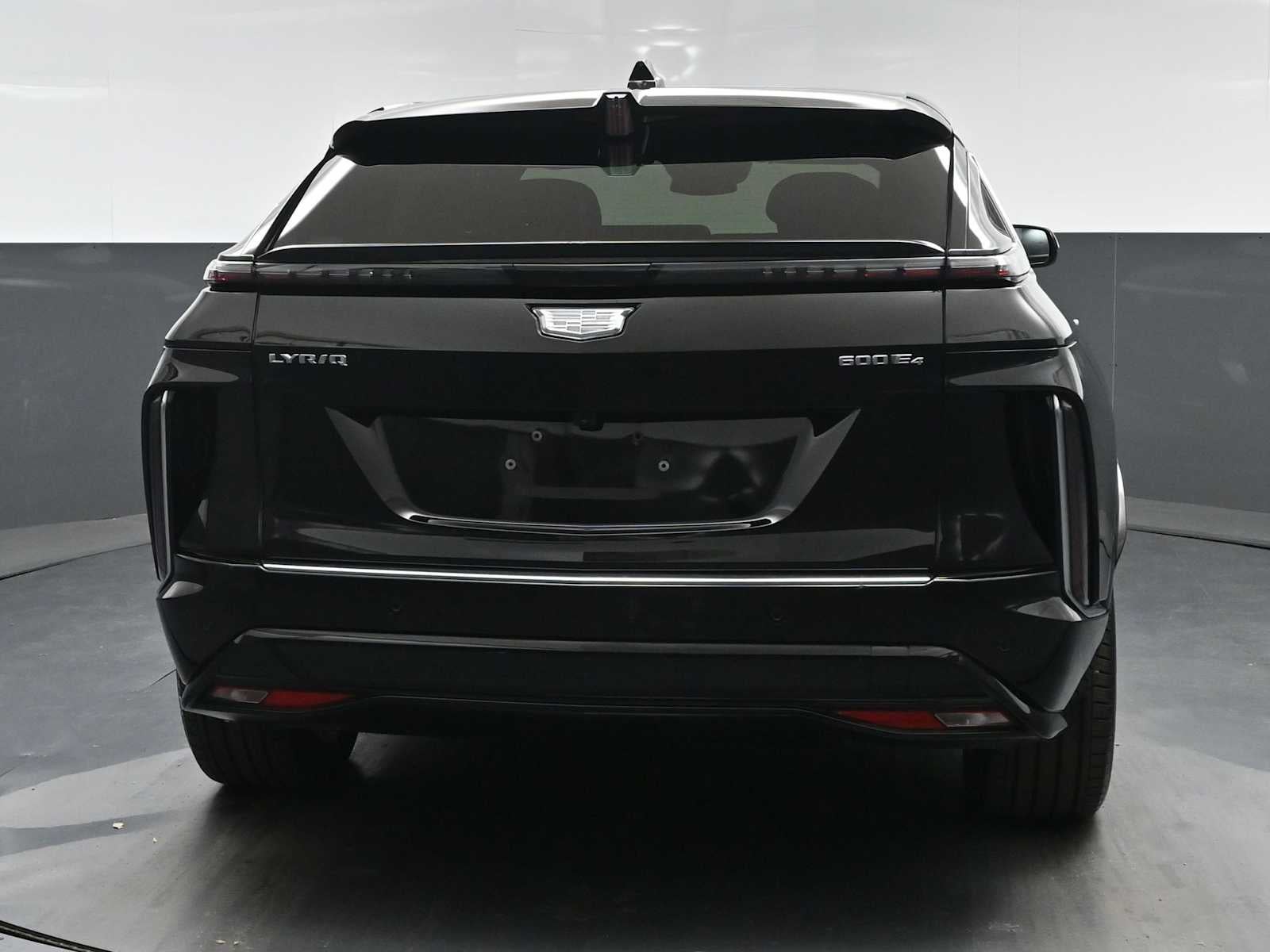 2024 Cadillac LYRIQ Luxury 2