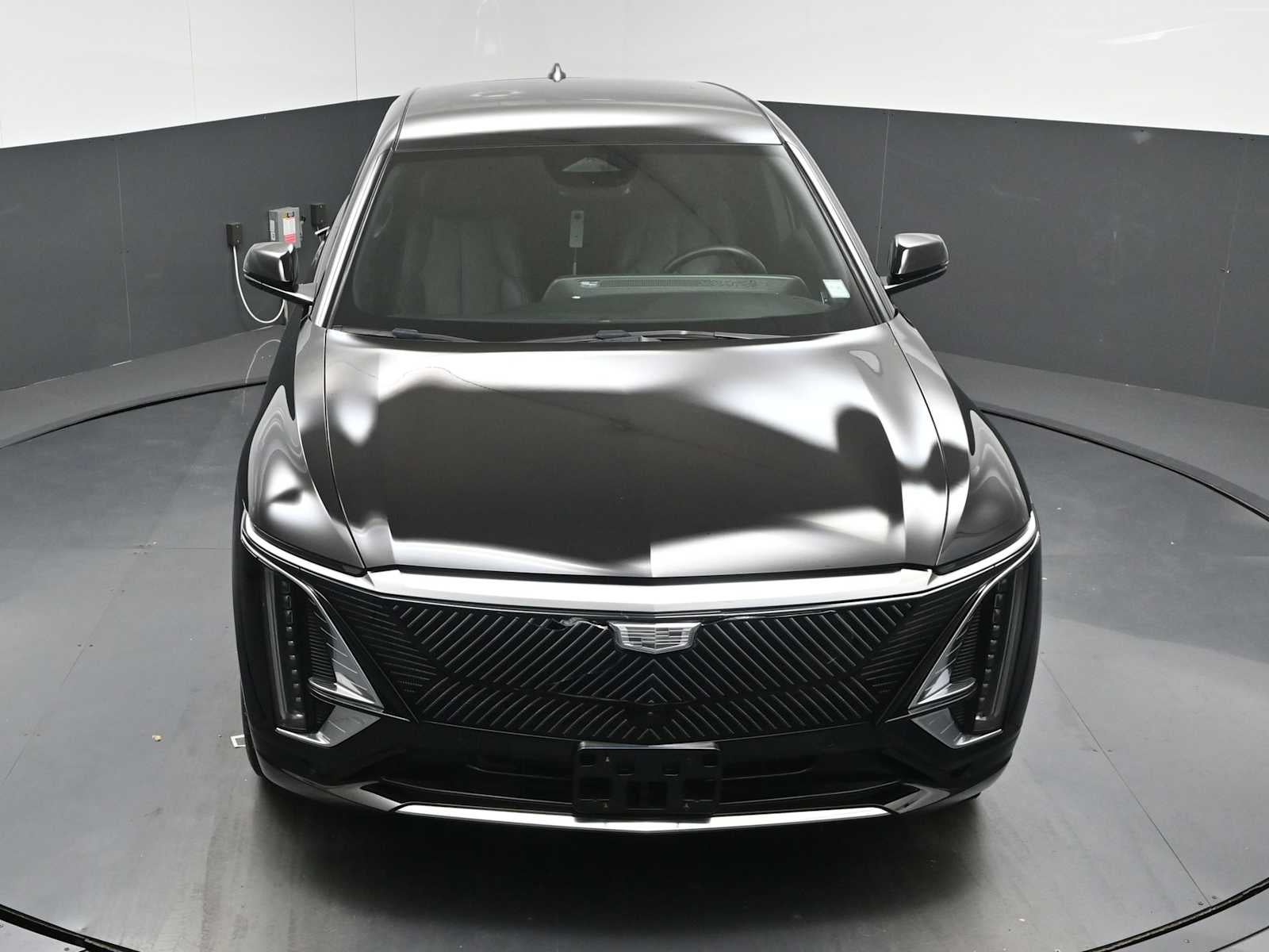 2024 Cadillac LYRIQ Luxury 2