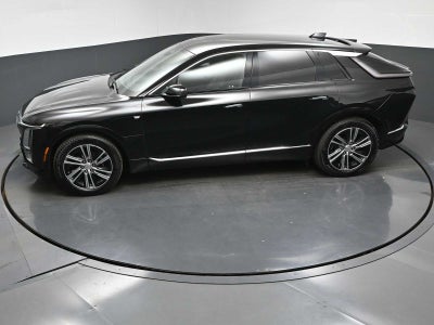 2024 Cadillac LYRIQ Luxury 2