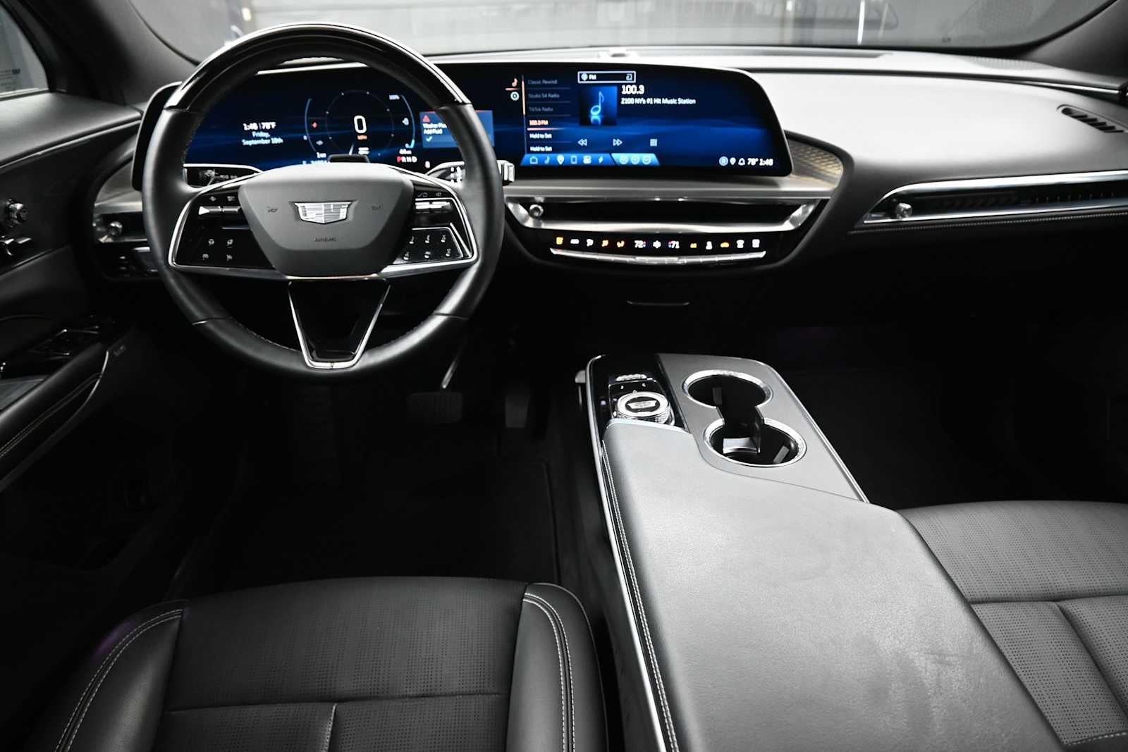 2024 Cadillac LYRIQ Luxury 2