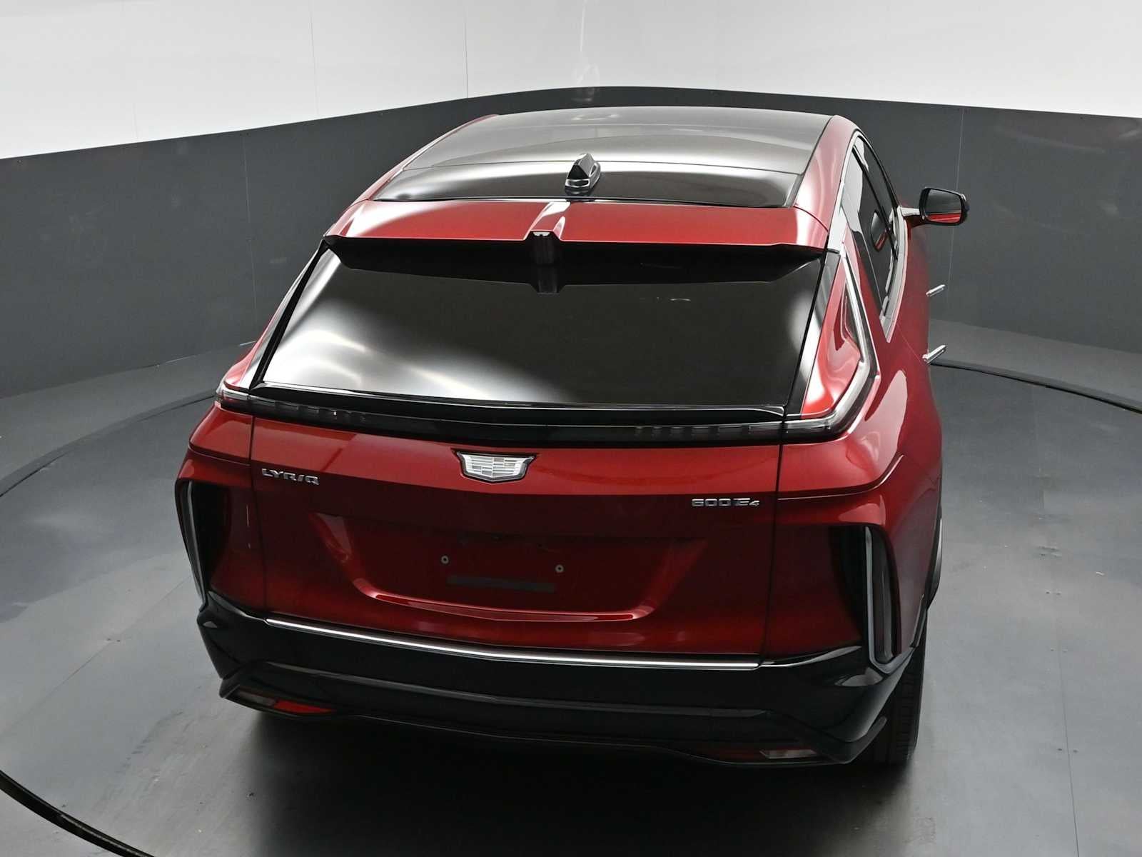 2024 Cadillac LYRIQ Luxury 2