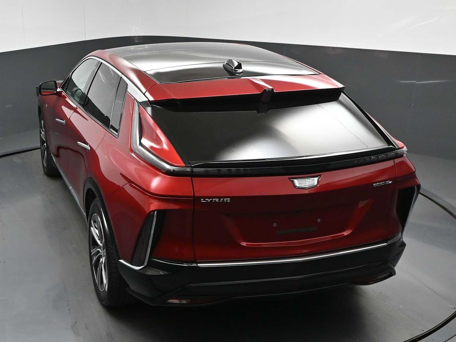 2024 Cadillac LYRIQ Luxury 2