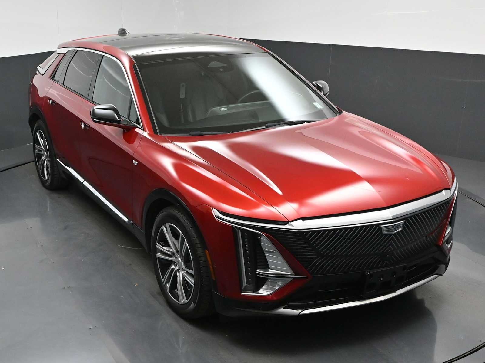 2024 Cadillac LYRIQ Luxury 2