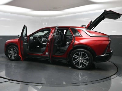 2024 Cadillac LYRIQ Luxury 2