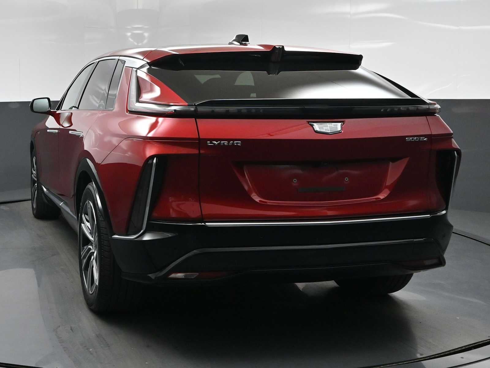 2024 Cadillac LYRIQ Luxury 2