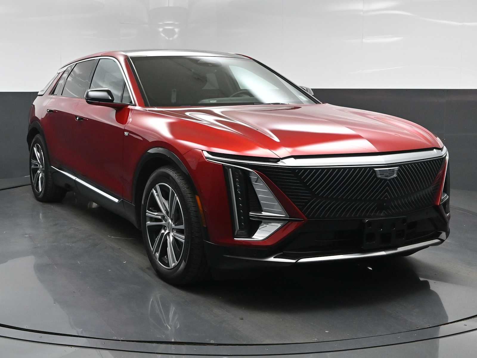 2024 Cadillac LYRIQ Luxury 2