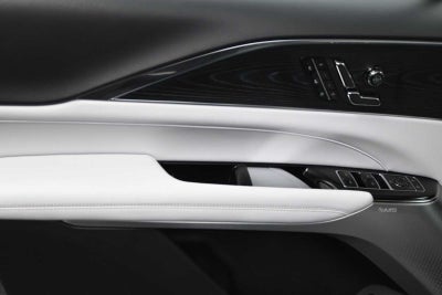 2024 Cadillac LYRIQ Luxury 2