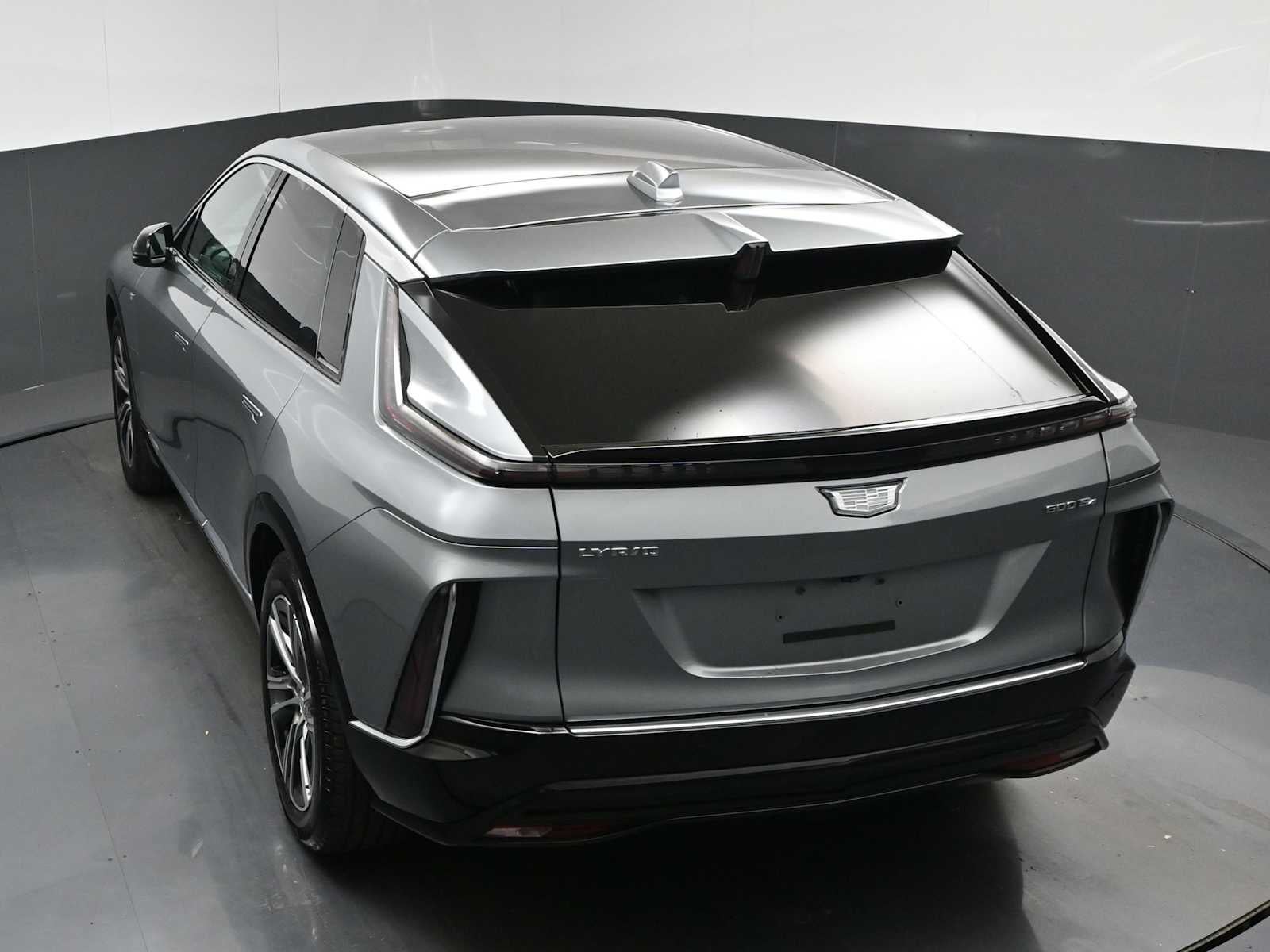 2024 Cadillac LYRIQ Luxury 2