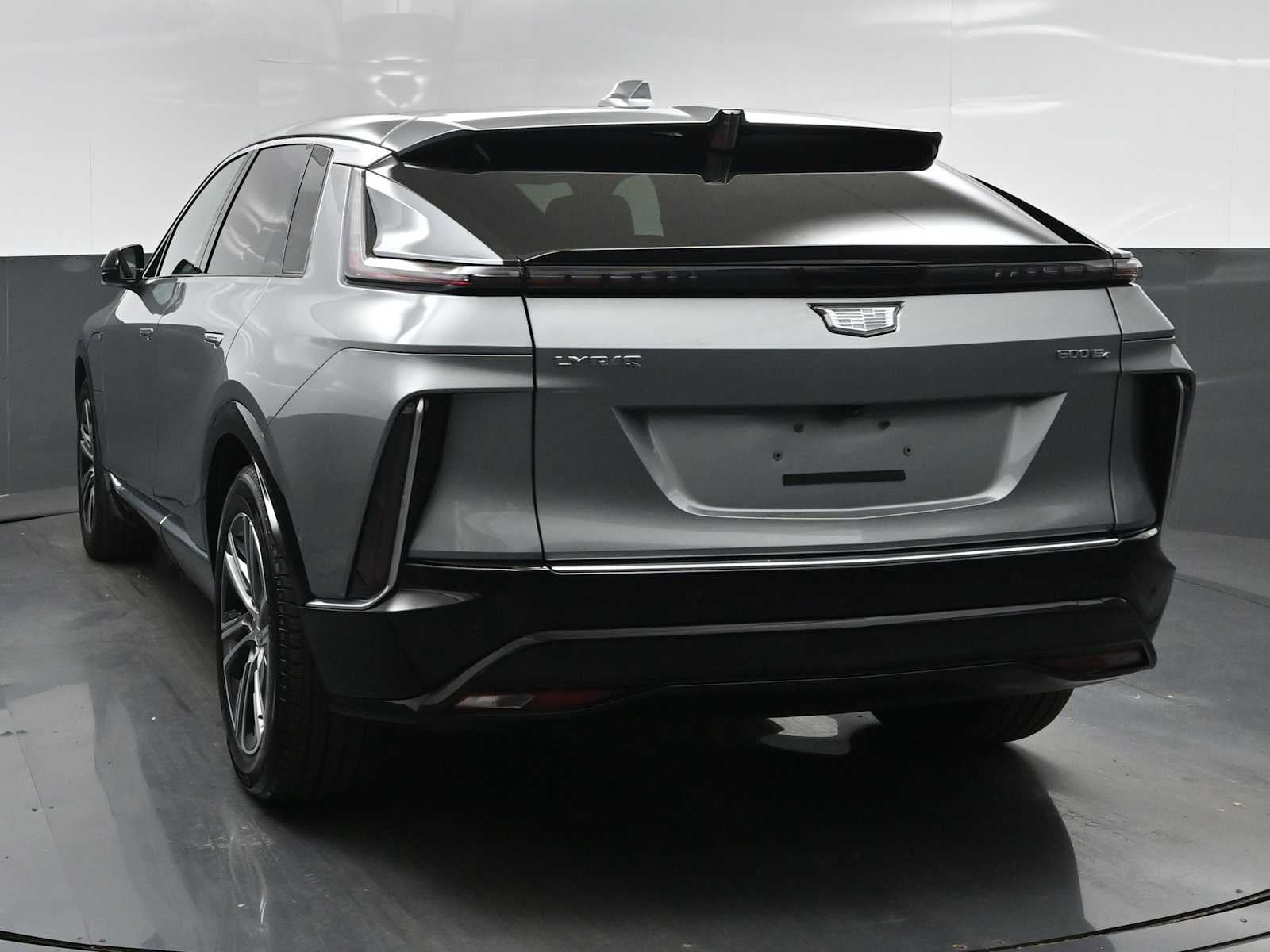 2024 Cadillac LYRIQ Luxury 2