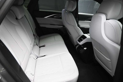 2024 Cadillac LYRIQ Luxury 2