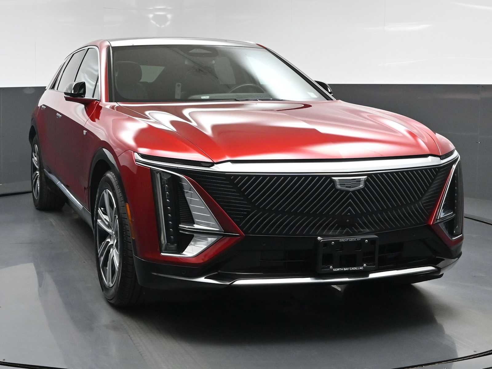 2024 Cadillac LYRIQ Luxury 2