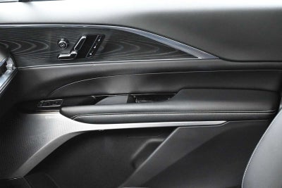 2024 Cadillac LYRIQ Luxury 2