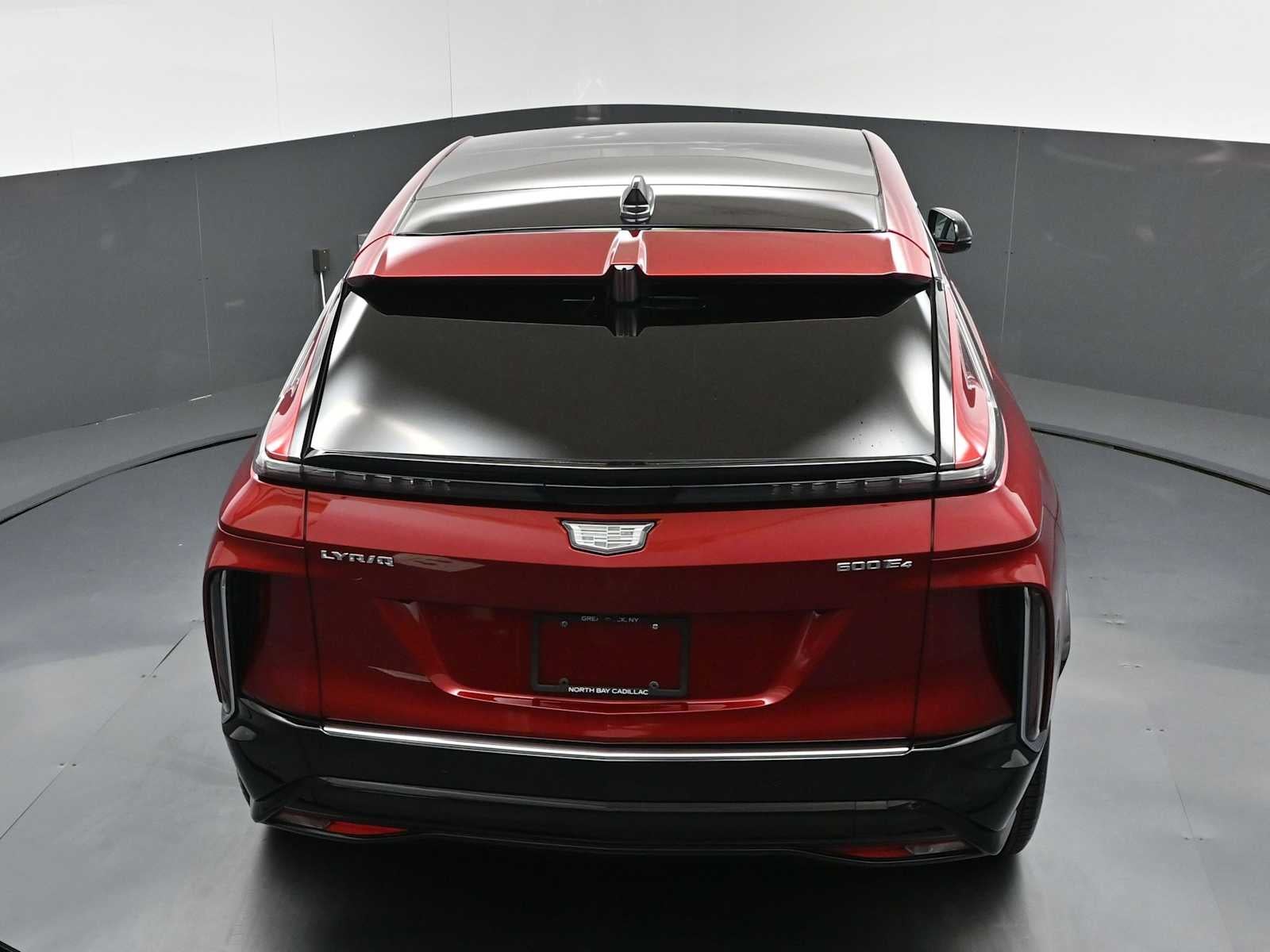 2024 Cadillac LYRIQ Luxury 2