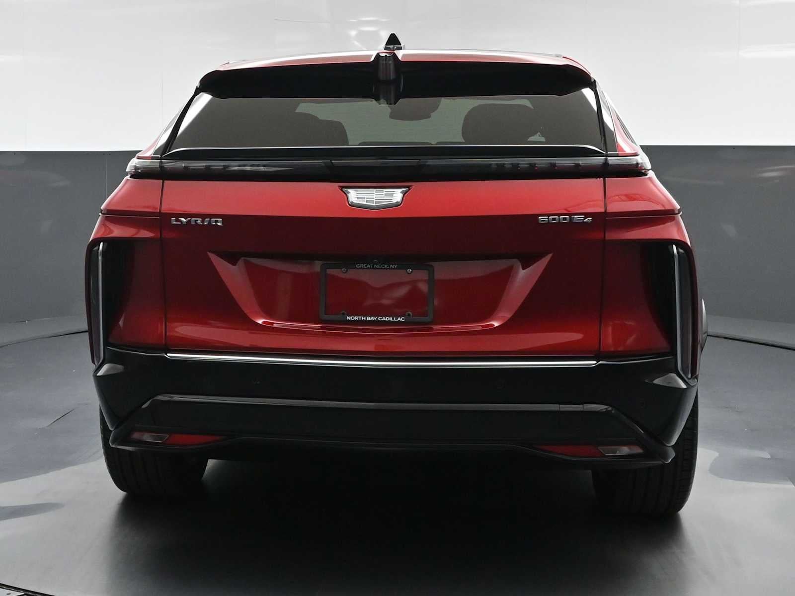 2024 Cadillac LYRIQ Luxury 2