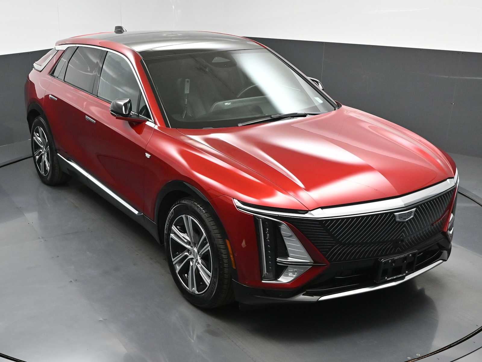 2024 Cadillac LYRIQ Luxury 2