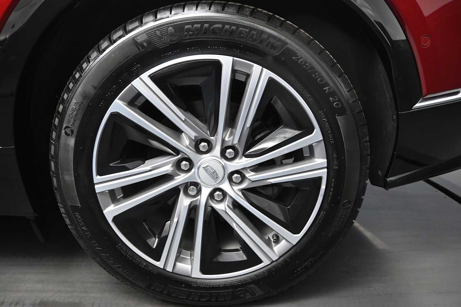 2024 Cadillac LYRIQ Luxury 2