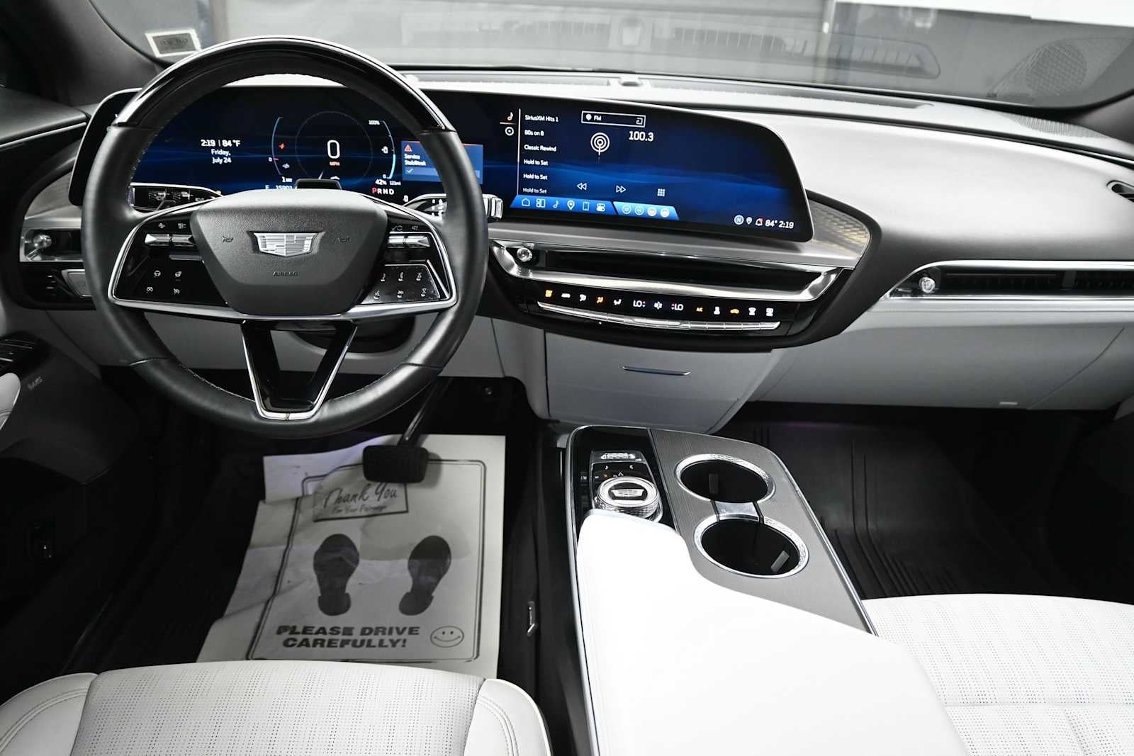 2024 Cadillac LYRIQ Luxury 3