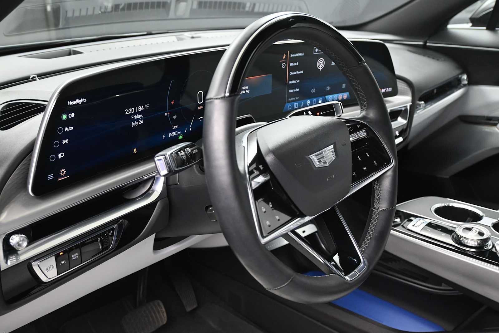 2024 Cadillac LYRIQ Luxury 3