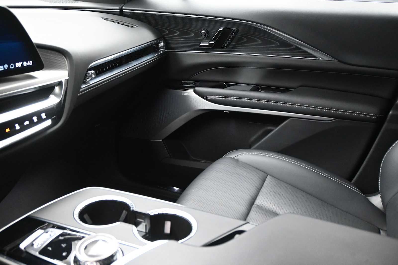 2024 Cadillac LYRIQ Sport 2