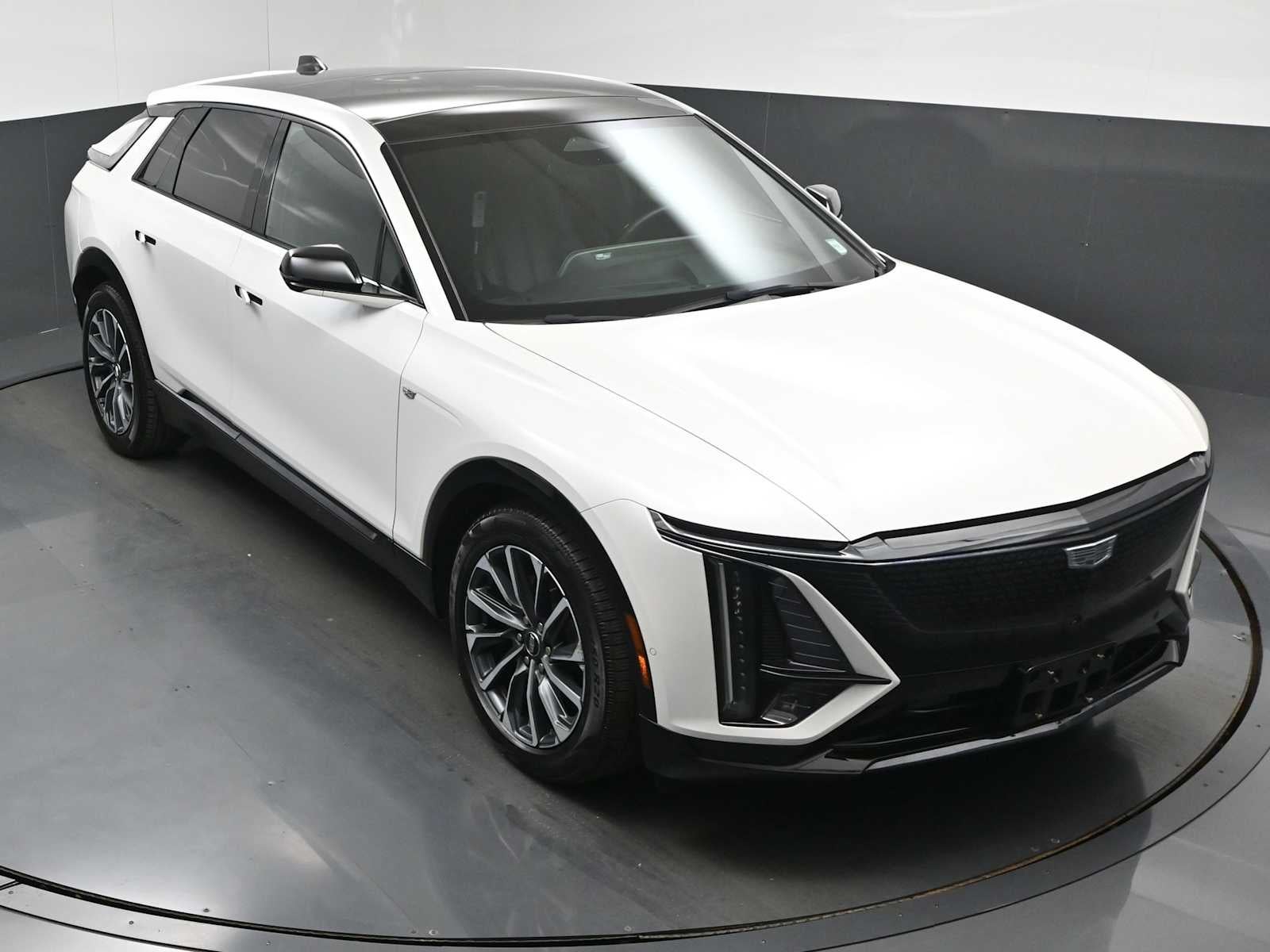 2024 Cadillac LYRIQ Sport 2