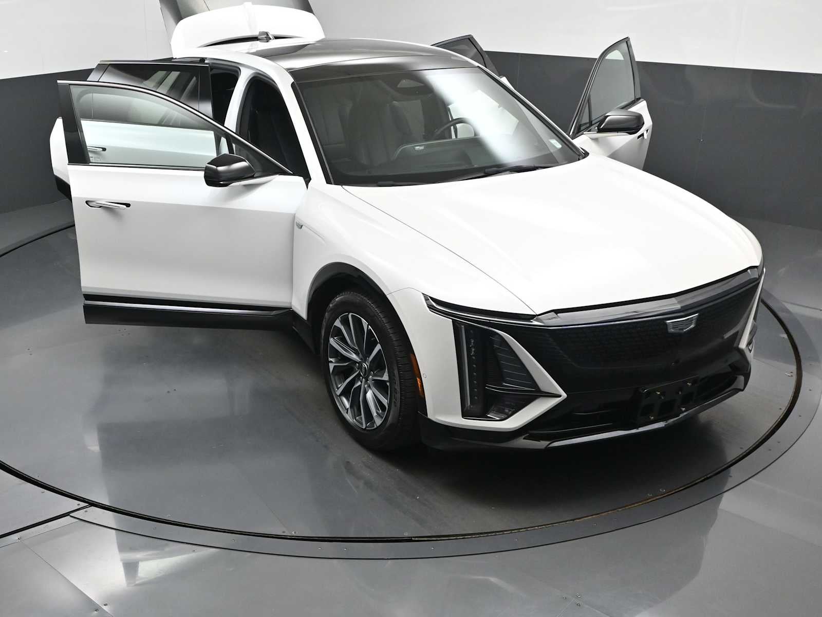 2024 Cadillac LYRIQ Sport 2