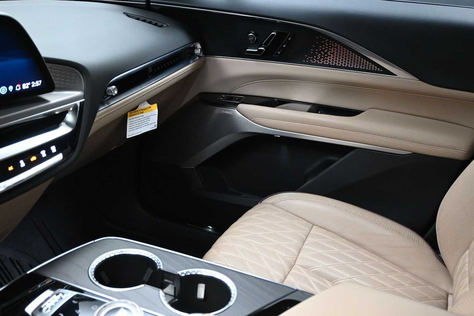 2024 Cadillac LYRIQ Sport 3
