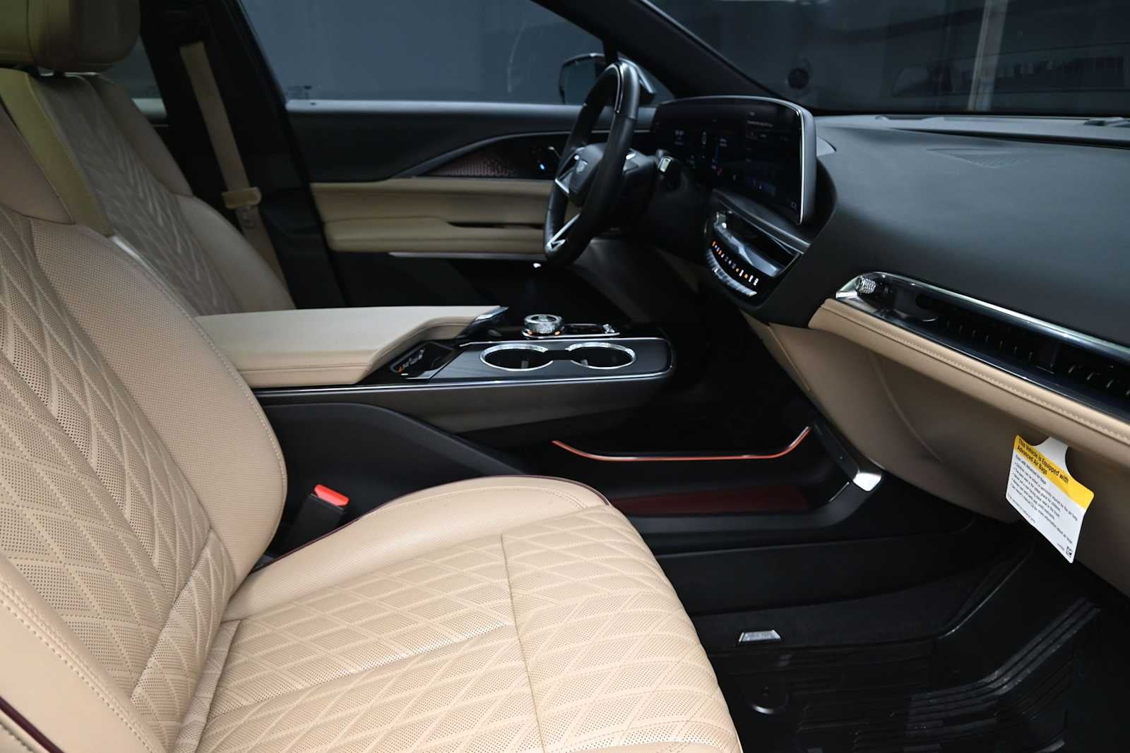 2024 Cadillac LYRIQ Sport 3