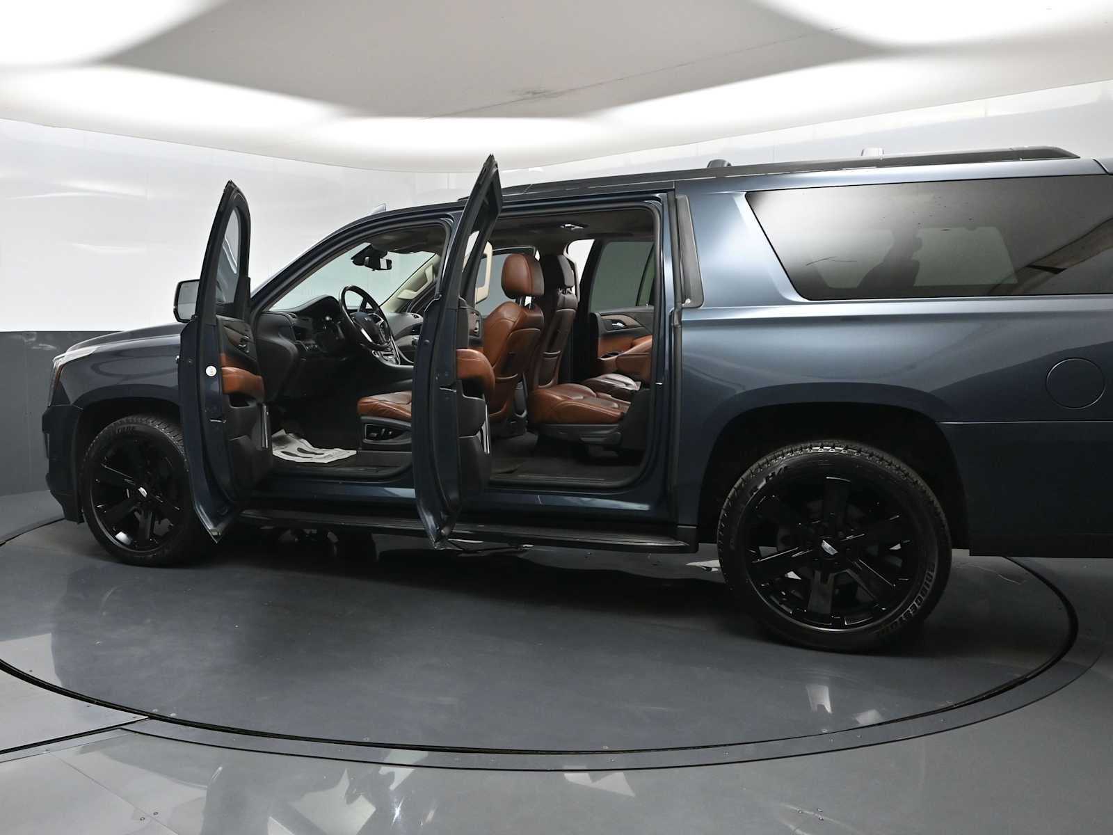 2020 Cadillac Escalade ESV Luxury
