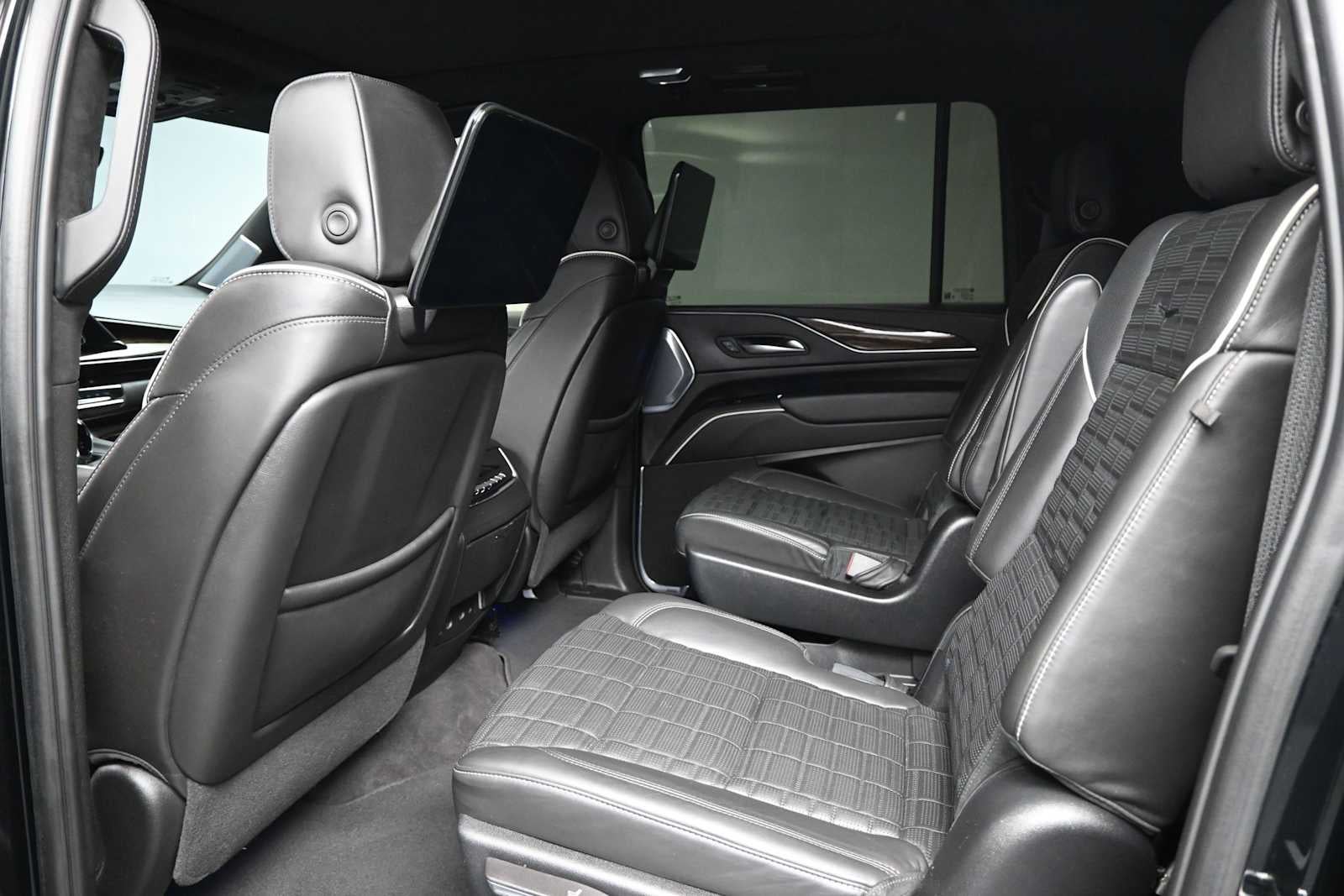 2023 Cadillac Escalade ESV Sport Platinum